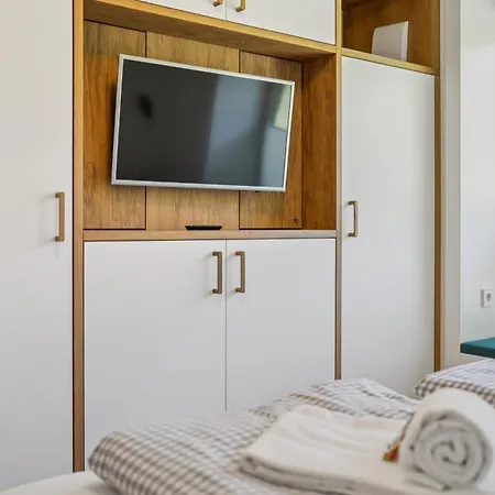 Alpendost - Modern - E-charging - 4 Personen